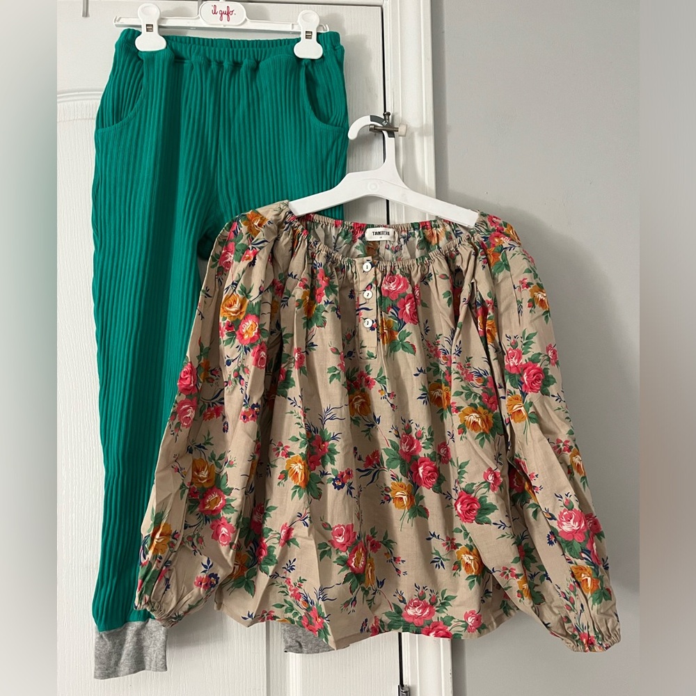 Tambere Floral Blouse plus Leggings